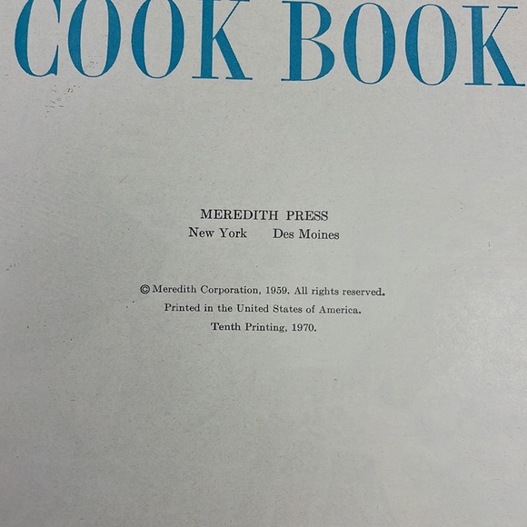 (2) vintage BETTER HOMES AND GARDENS hardcover cook books. 1959, 1978 - Picture 13 of 16